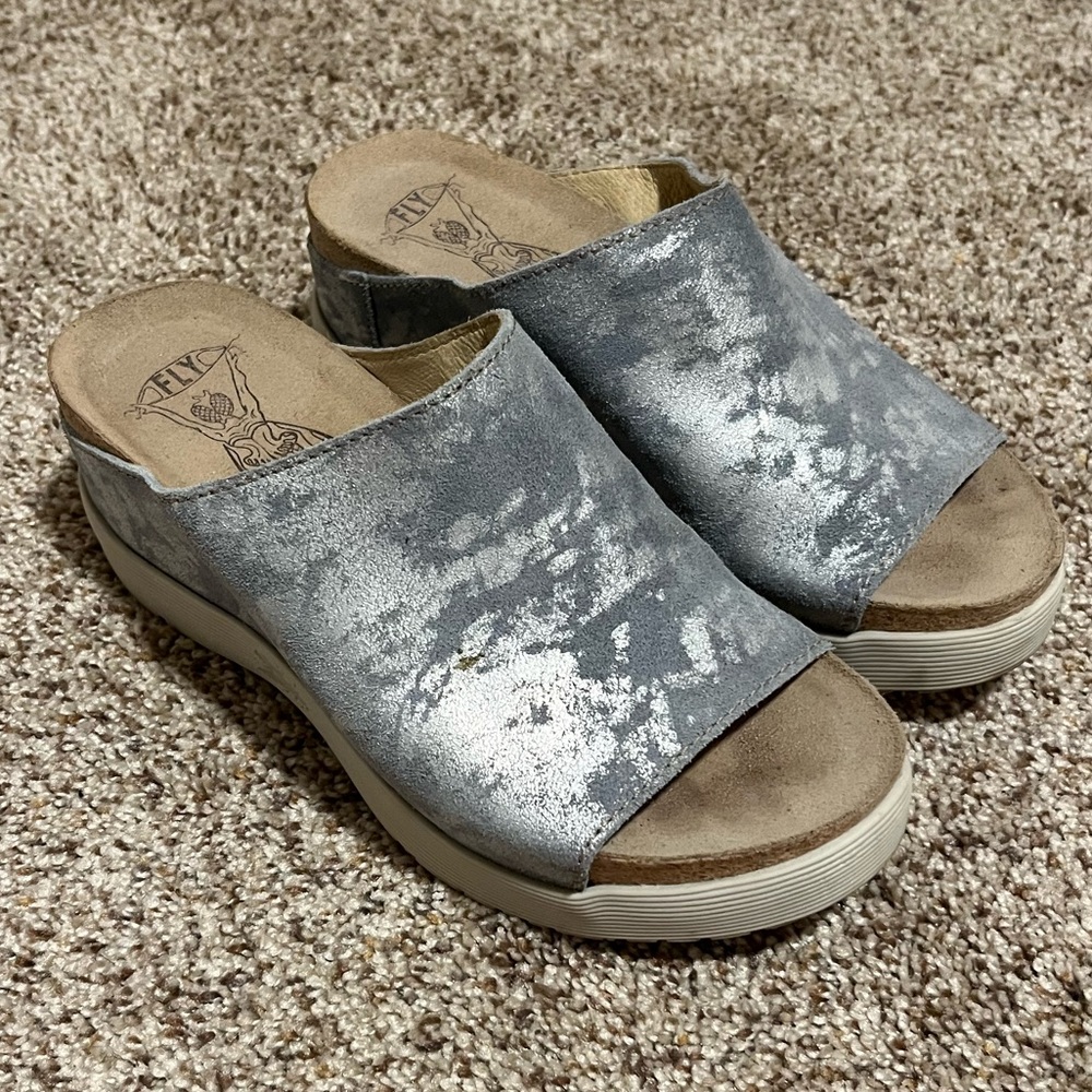 Fly London Wigg blue/silver size 37